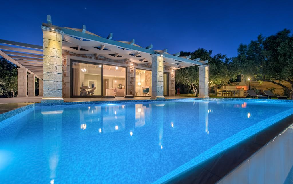 קרי Avra Luxury Villa & Spa חדר תמונה
