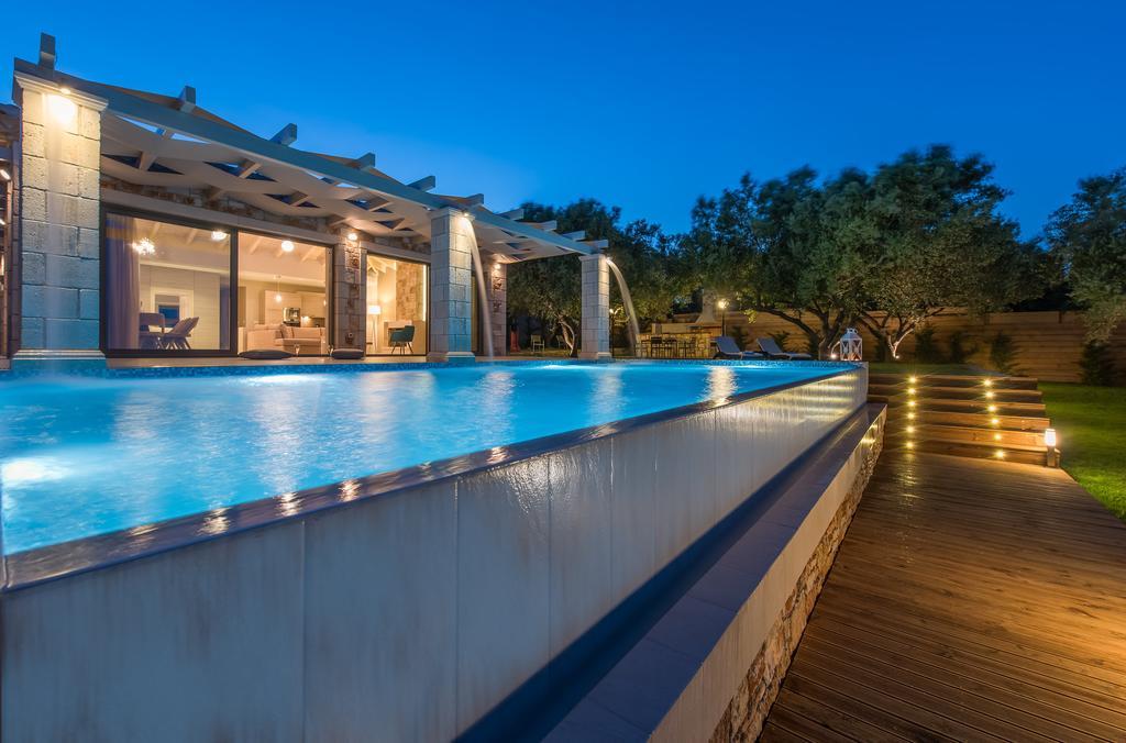 קרי Avra Luxury Villa & Spa חדר תמונה